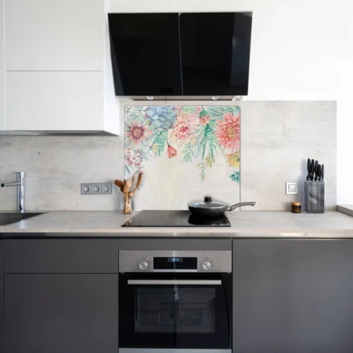 Kuchnia ze Szklanym Panelem Kwiatowy Raj na ścianie.